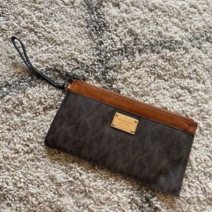 Michael Kors wristlet